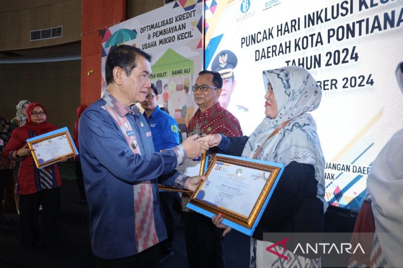 Wakil Bupati Singkawang Hadiri Program Literasi Keuangan, Masyarakat Menabung Perkuat Ekonomi Daerah